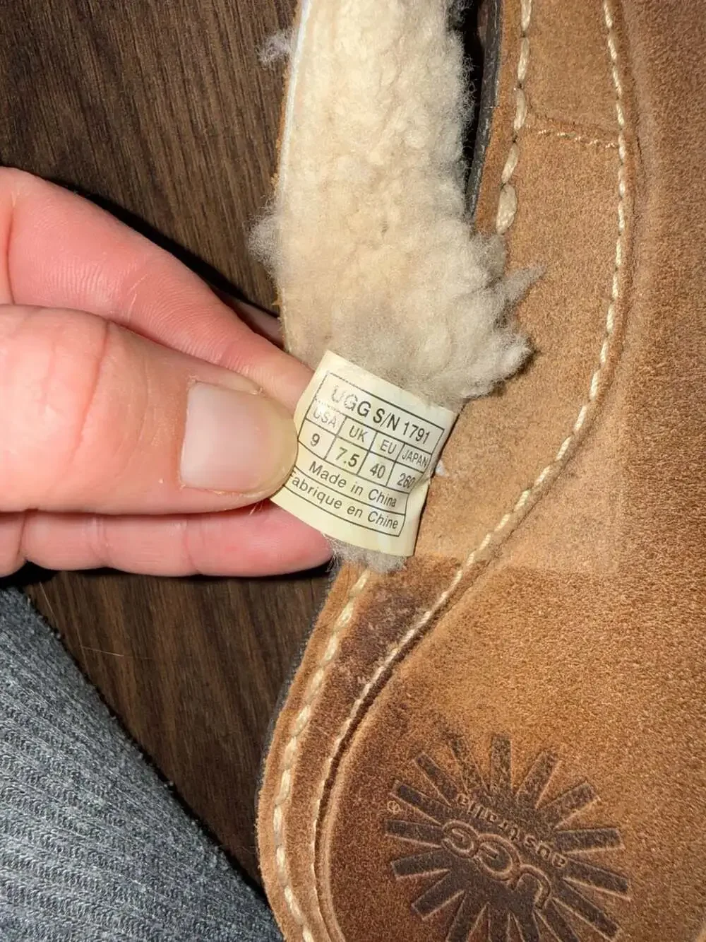 UGG Leather Shearling Thong Sandals Size 9 Brown
